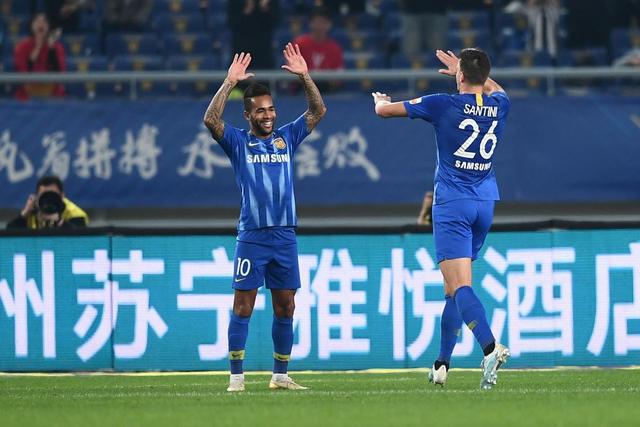 詹姆斯右臂增加奥运五环纹身 纪念奥运会金牌